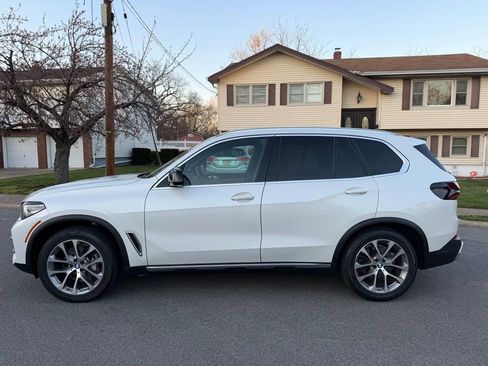 Used 2019 BMW X5 xDrive40i w/ Premium Package 2 AWD/4WD image 4