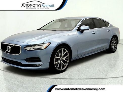 Used 2019 Volvo S90 T5 Momentum FWD image 1