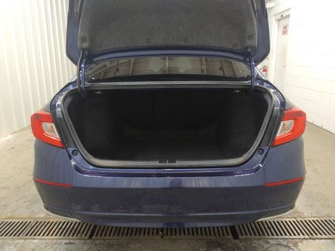 Used 2020 Honda Accord EX image 29