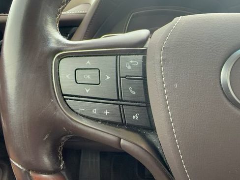 Used 2018 Lexus LS 500 w/ Interior Upgrade Package RWD image 17