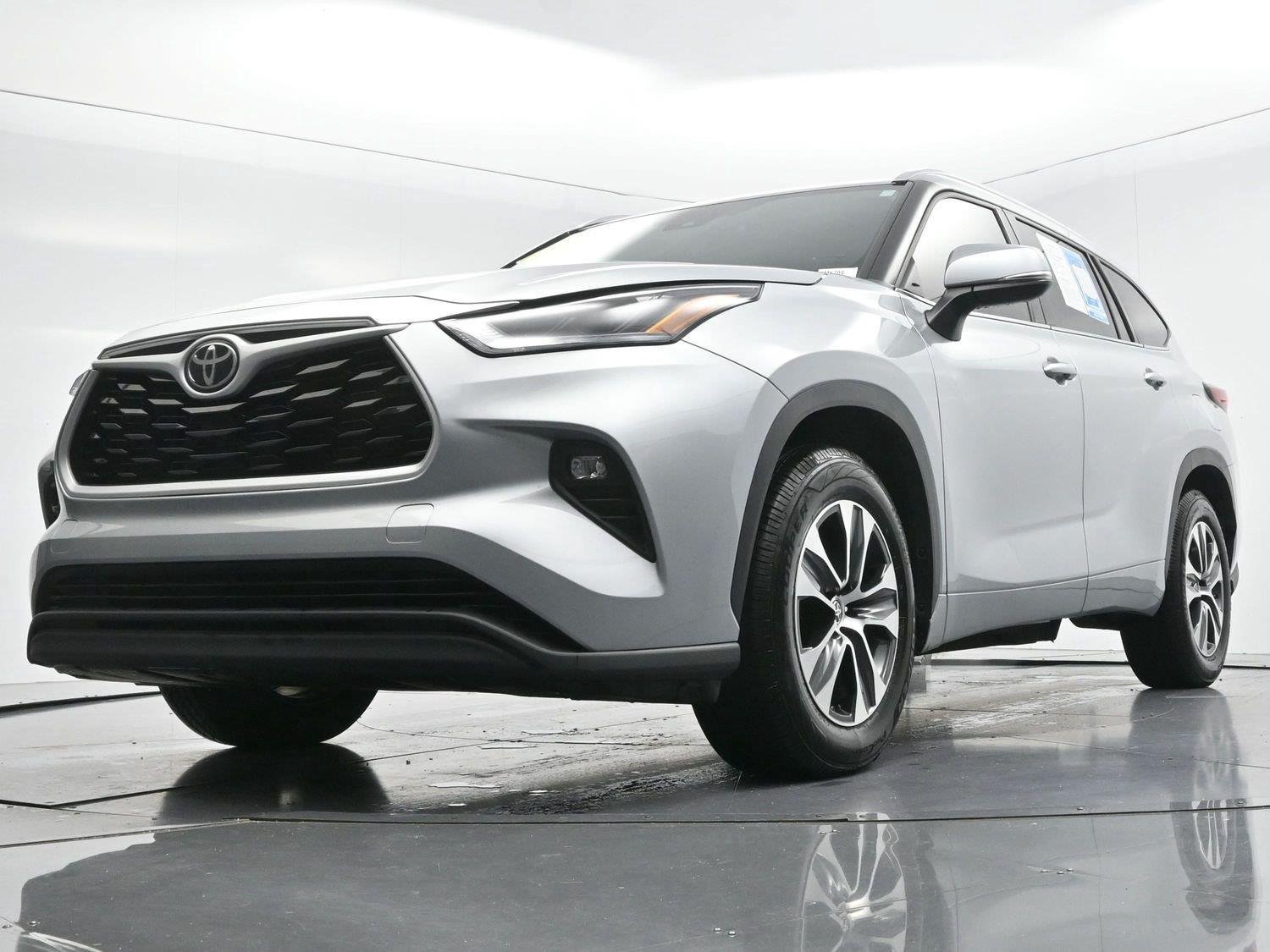Used 2022 Toyota Highlander XLE FWD image 52