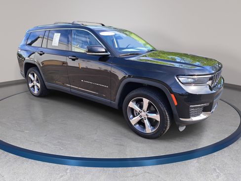 Used 2021 Jeep Grand Cherokee L Limited image 3