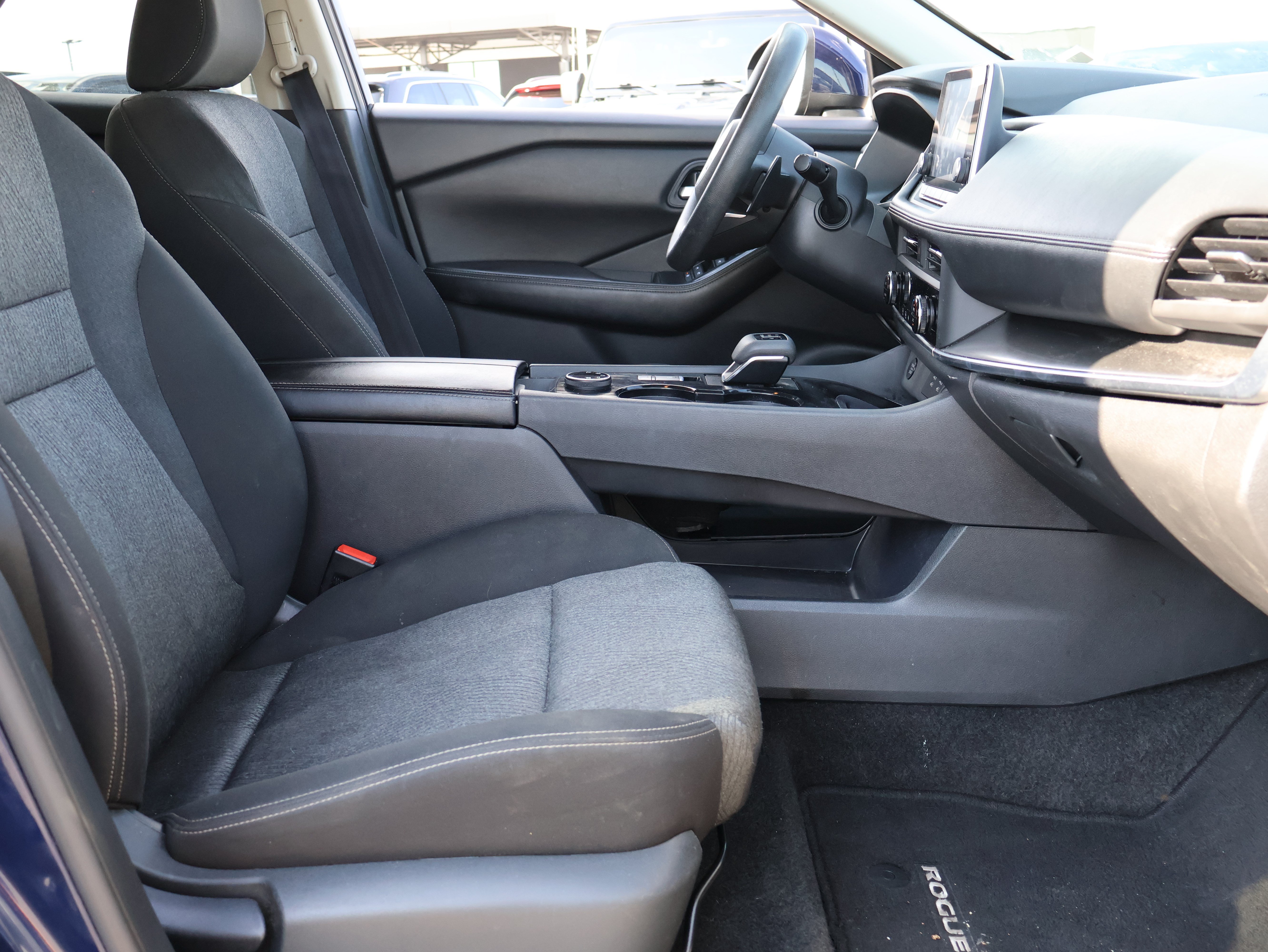 Used 2024 Nissan Rogue SV AWD/4WD image 8