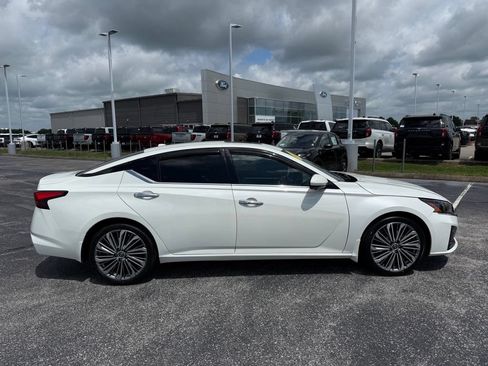 Used 2025 Nissan Altima 2.5 SL FWD image 30