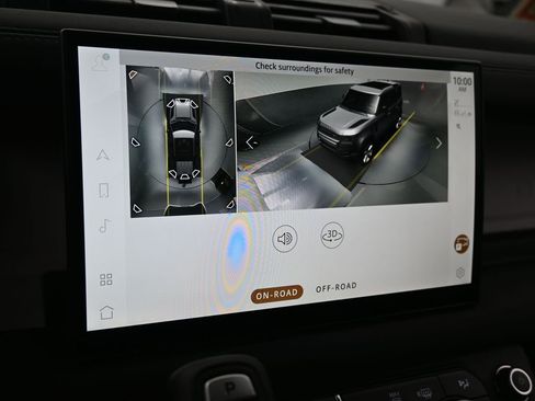 Used 2025 Land Rover Defender 110 S image 24