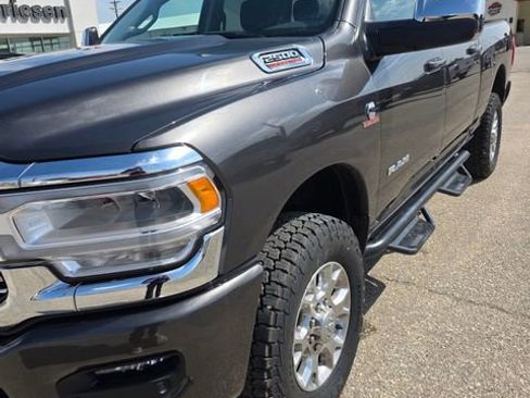 Used 2024 RAM 2500 Laramie AWD/4WD image 3
