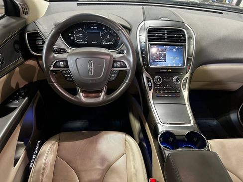Used 2020 Lincoln Nautilus Reserve AWD/4WD image 2