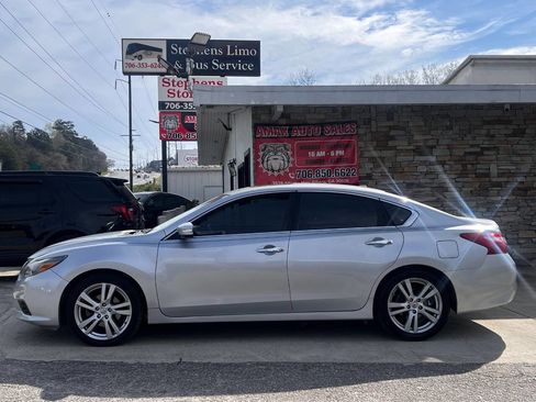 Used 2016 Nissan Altima 3.5 SL image 3