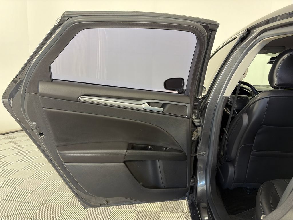 Used 2015 Ford Fusion Titanium AWD/4WD image 12