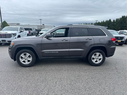 Used 2015 Jeep Grand Cherokee Laredo w/ Quick Order Package 23E AWD/4WD image 2