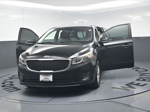 Used 2015 Kia Sedona L image 21