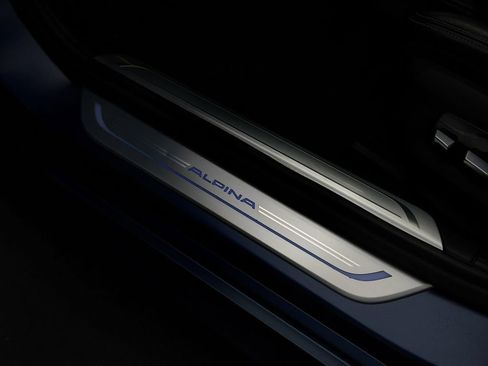 Used 2019 BMW ALPINA B7 xDrive w/ Luxury Rear Seating Package image 22