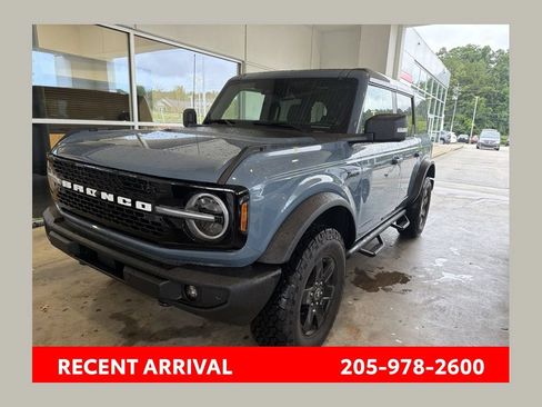 Used 2025 Ford Bronco Outer Banks AWD/4WD image 1