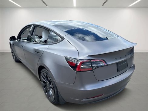 Used 2023 Tesla Model 3 Standard Range image 4