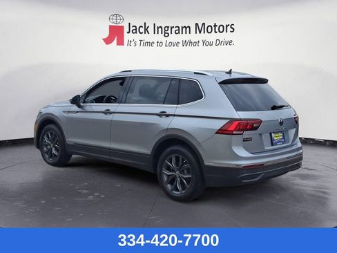 Used 2023 Volkswagen Tiguan SE image 3