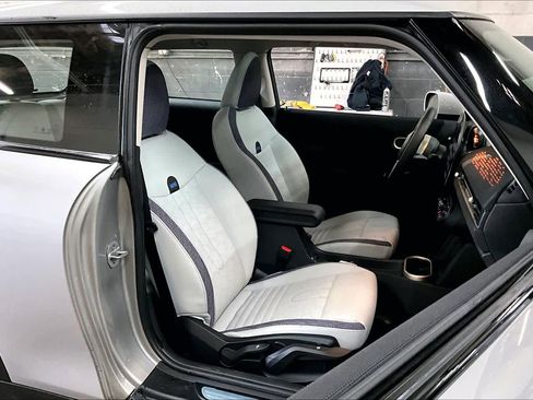 Certified 2025 MINI Cooper 2-Door Hardtop image 10