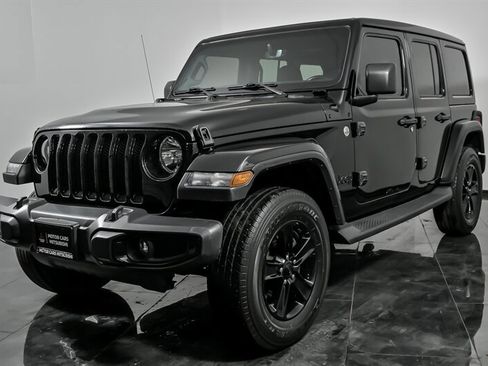 Used 2019 Jeep Wrangler Unlimited Sahara image 5
