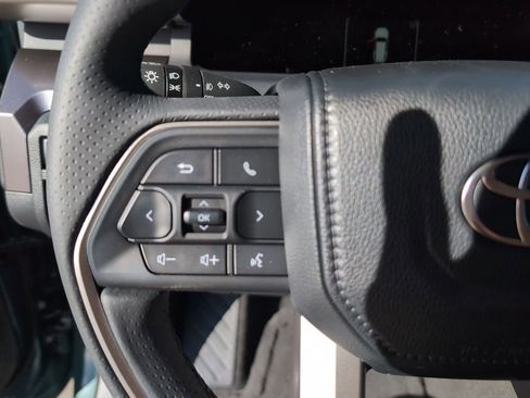 Used 2025 Toyota 4Runner 4WD image 12