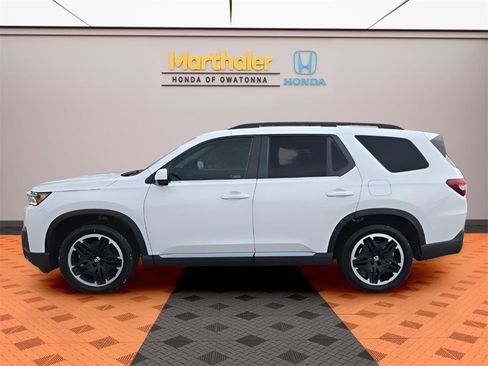 New 2026 Honda Pilot Touring image 2