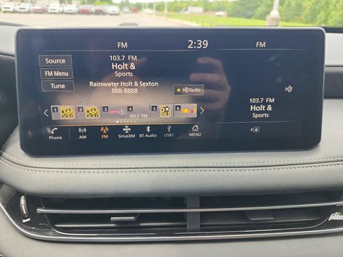 Used 2023 INFINITI QX60 Sensory w/ Vision Package FWD image 16