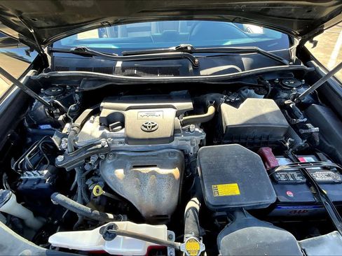 Used 2013 Toyota Camry L image 28