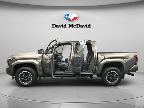 Used 2024 Toyota Tacoma TRD Sport w/ TRD Sport Upgrade Package AWD/4WD image 45