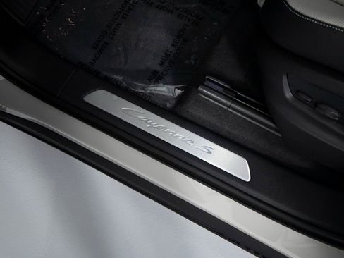 New 2026 Porsche Cayenne S image 16