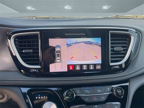 New 2026 Chrysler Pacifica Select image 23