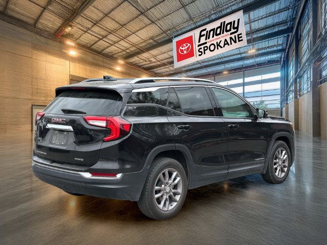 Used 2024 GMC Terrain SLT AWD/4WD image 4