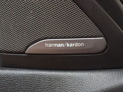 Used 2023 BMW X6 xDrive40i w/ M Sport Package image 25