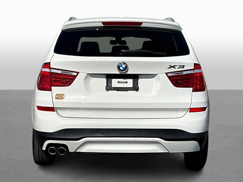 Used 2017 BMW X3 sDrive28i image 4
