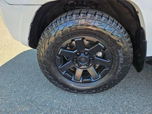 Used 2020 Toyota 4Runner TRD Off-Road Premium w/ Moonroof Package AWD/4WD image 8
