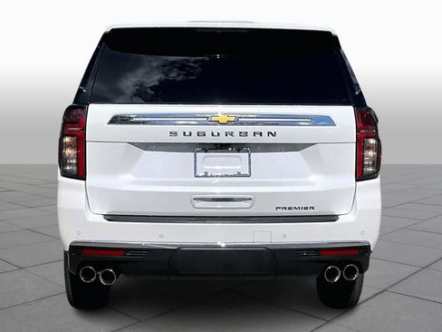 Used 2024 Chevrolet Suburban Premier image 5