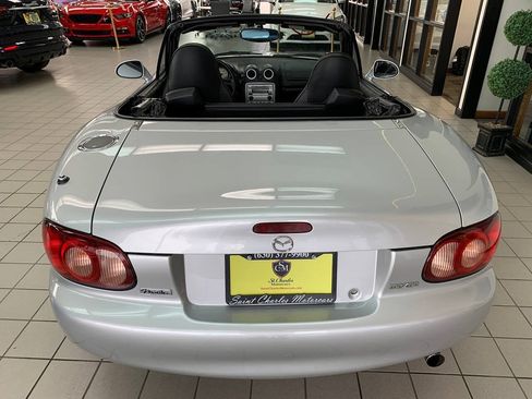 Used 2004 MAZDA MX-5 Miata LS RWD image 6