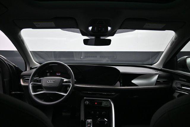 Used 2025 Audi Q5 Premium Plus w/ Premium Plus AWD/4WD image 29