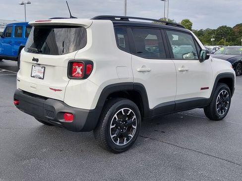 Used 2023 Jeep Renegade Trailhawk AWD/4WD image 3