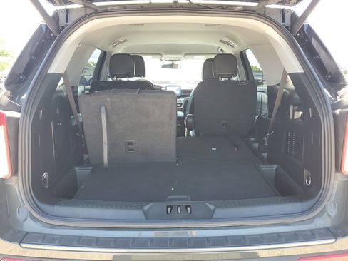 Certified 2024 Ford Explorer XLT w/ Equipment Group 202A AWD/4WD image 10