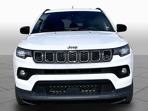 Used 2024 Jeep Compass Latitude AWD/4WD image 4