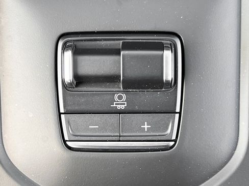 Used 2024 GMC Sierra 2500 Denali image 7