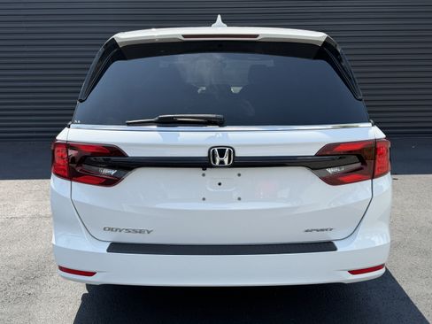 Used 2023 Honda Odyssey Sport image 10