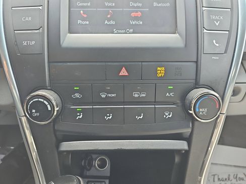Used 2016 Toyota Camry LE FWD image 21