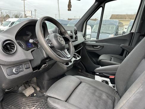 Used 2019 Mercedes-Benz Sprinter 170 image 11