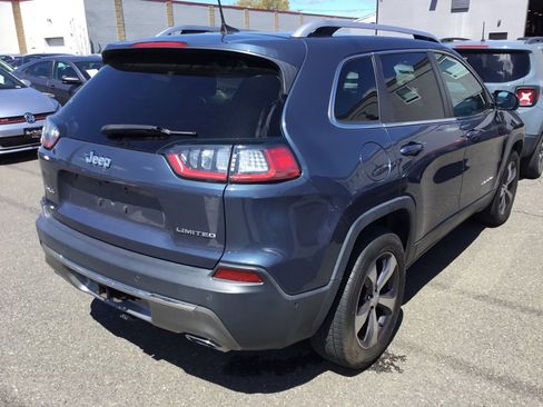Used 2019 Jeep Cherokee Limited w/ Luxury Group AWD/4WD image 5