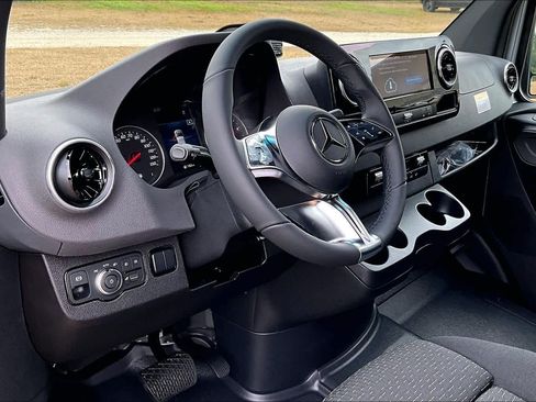 Used 2026 Mercedes-Benz Sprinter 2500 image 10