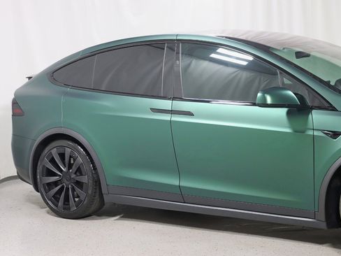 Used 2022 Tesla Model X image 3