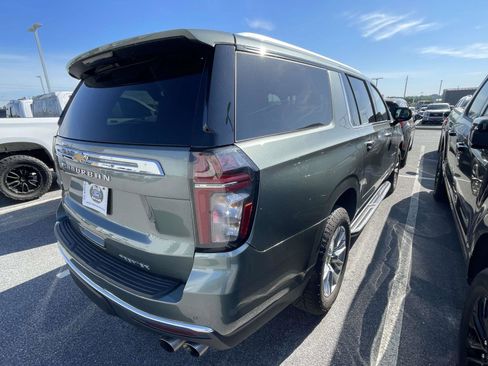 Used 2023 Chevrolet Suburban Premier RWD image 12