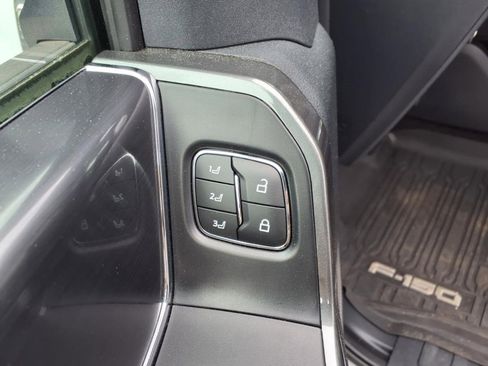 Used 2022 Ford F150 Lariat w/ Equipment Group 502A High image 17