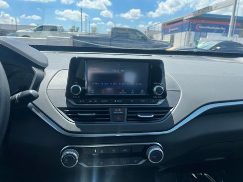 Used 2024 Nissan Altima 2.5 S FWD image 17