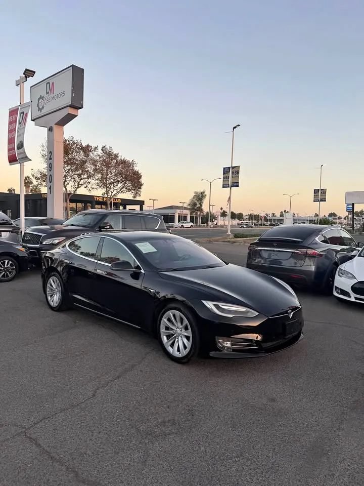 Used 2018 Tesla Model S 75D AWD/4WD image 2