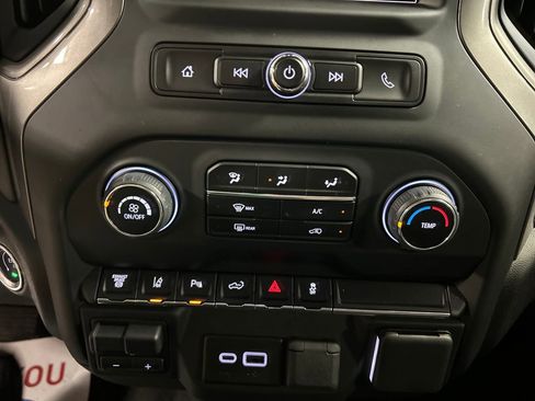 Used 2024 Chevrolet Silverado 2500 Custom w/ Custom Value Package image 19